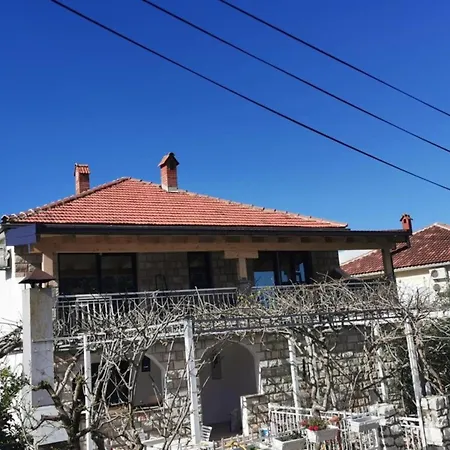 Four-bedroom With Sea View Apartman