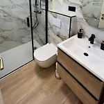 Four-bedroom With Sea View Appartement