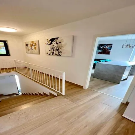 Four-bedroom With Sea View Apartmán