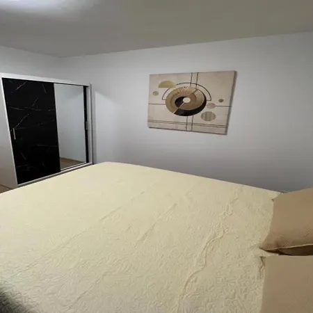 アパート Four-bedroom With Sea View *