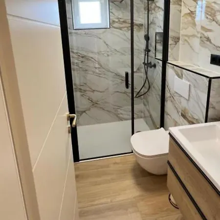 アパート Four-bedroom With Sea View Drače
