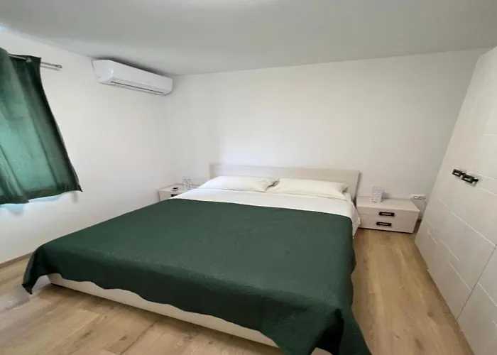 Four-bedroom With Sea View Appartement