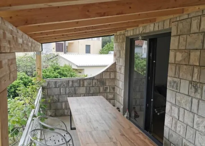 Four-bedroom With Sea View * Drače